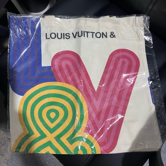 Louis Vuitton Cream Tote with Multicolor Geometric Design Japan exclusive GWP - Picture 1 of 2